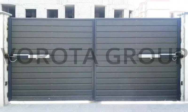 Автоматические распашные ворота Doorhan серые 3000х3500