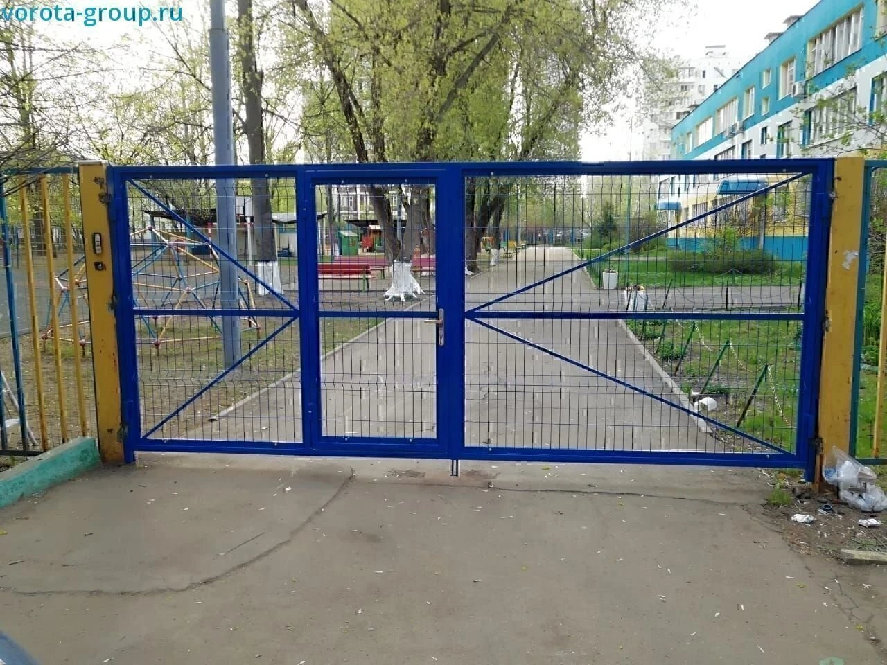 Откатные ворота с 3d сеткой