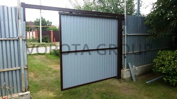 Подвесные откатные ворота Alutech серые 3000x4000