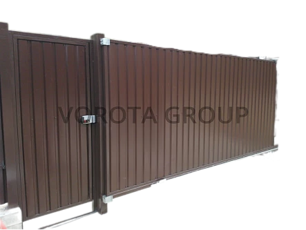 Откатные ворота из профнастила Doorhan с дверью 3000x2000