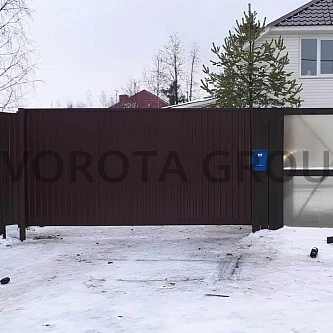 Механические откатные ворота Alutech коричневые 2500x1500