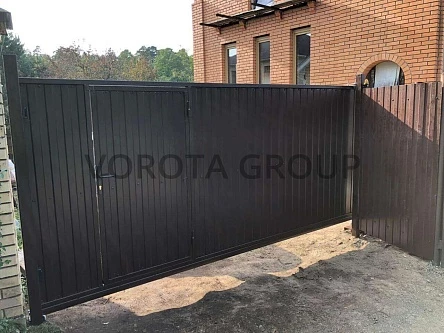 Механические откатные ворота Doorhan коричневый 1800x2200